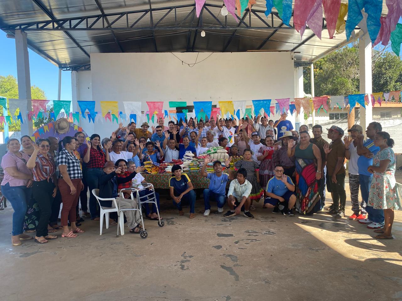 Dia de Cooperar 2024: COAPA entrega alimentos para a APAE de Pedro Afonso
