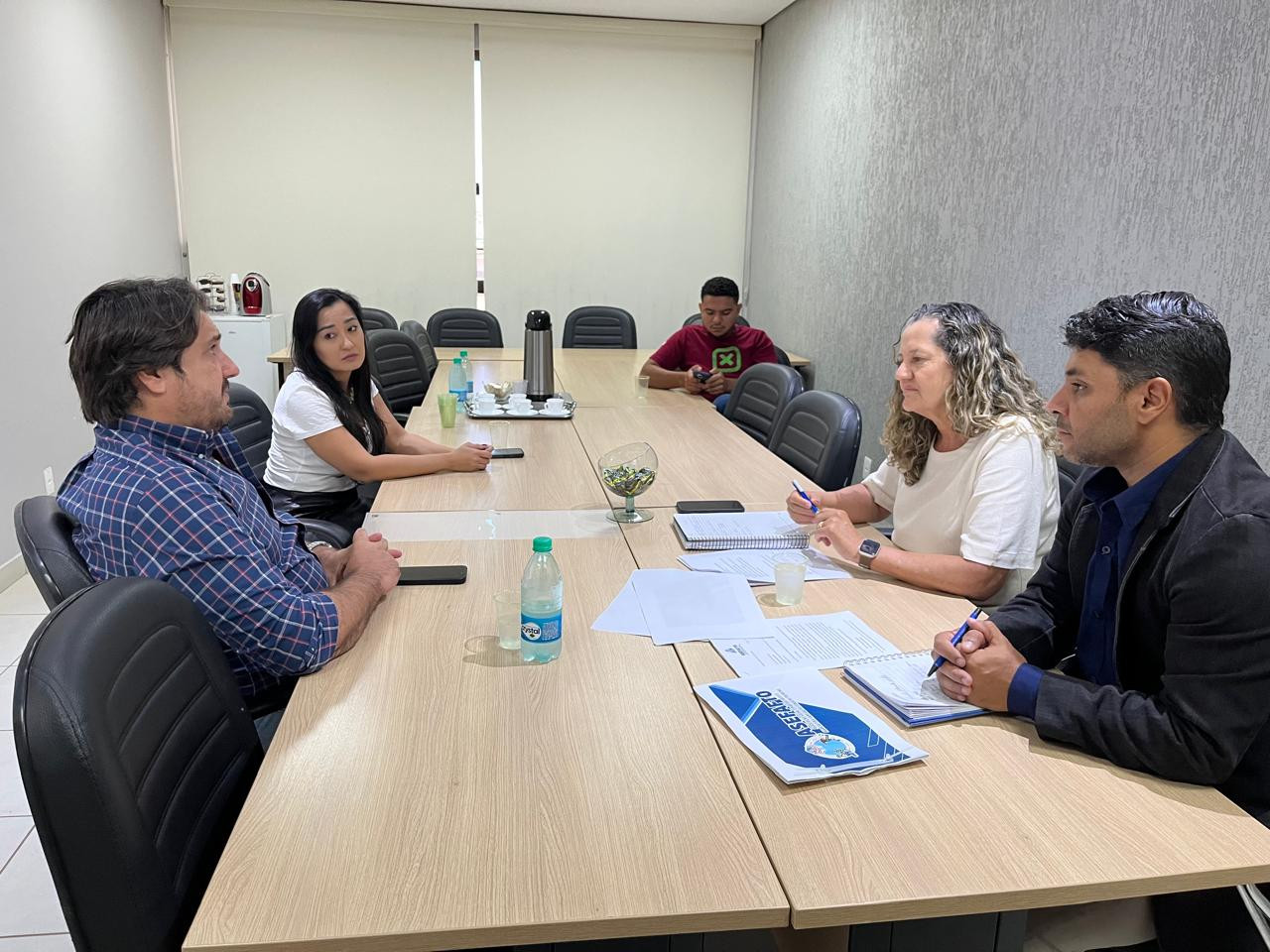 Sistema OCB/TO recebe visita do Dep. Estadual Eduardo Fortes para dialogar sobre apoios ao cooperativismo tocantinense 