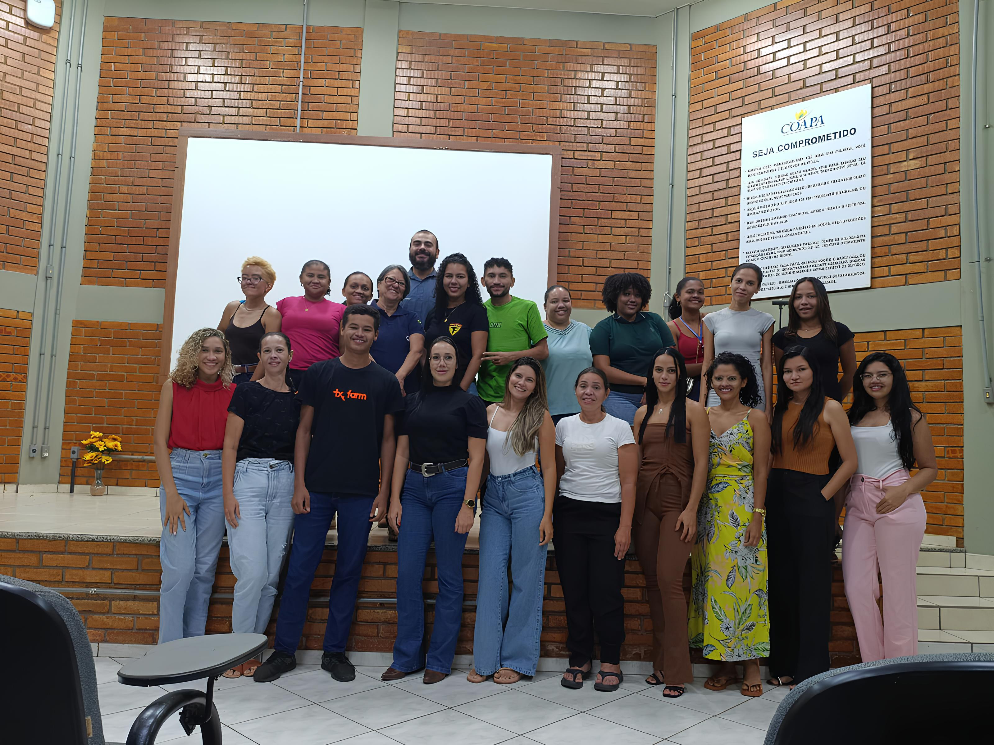 COAPA promove vivência prática sobre cooperativismo para alunos do IFTO