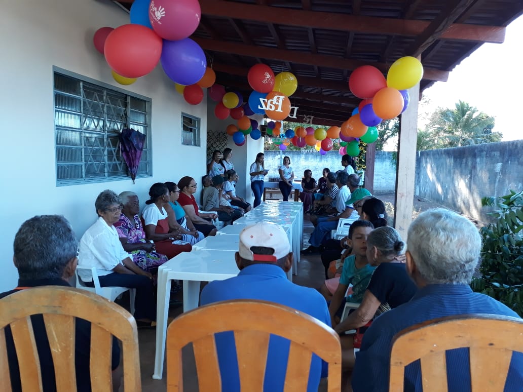 Dia de Cooperar em Marianópolis beneficia idosos do CRAS