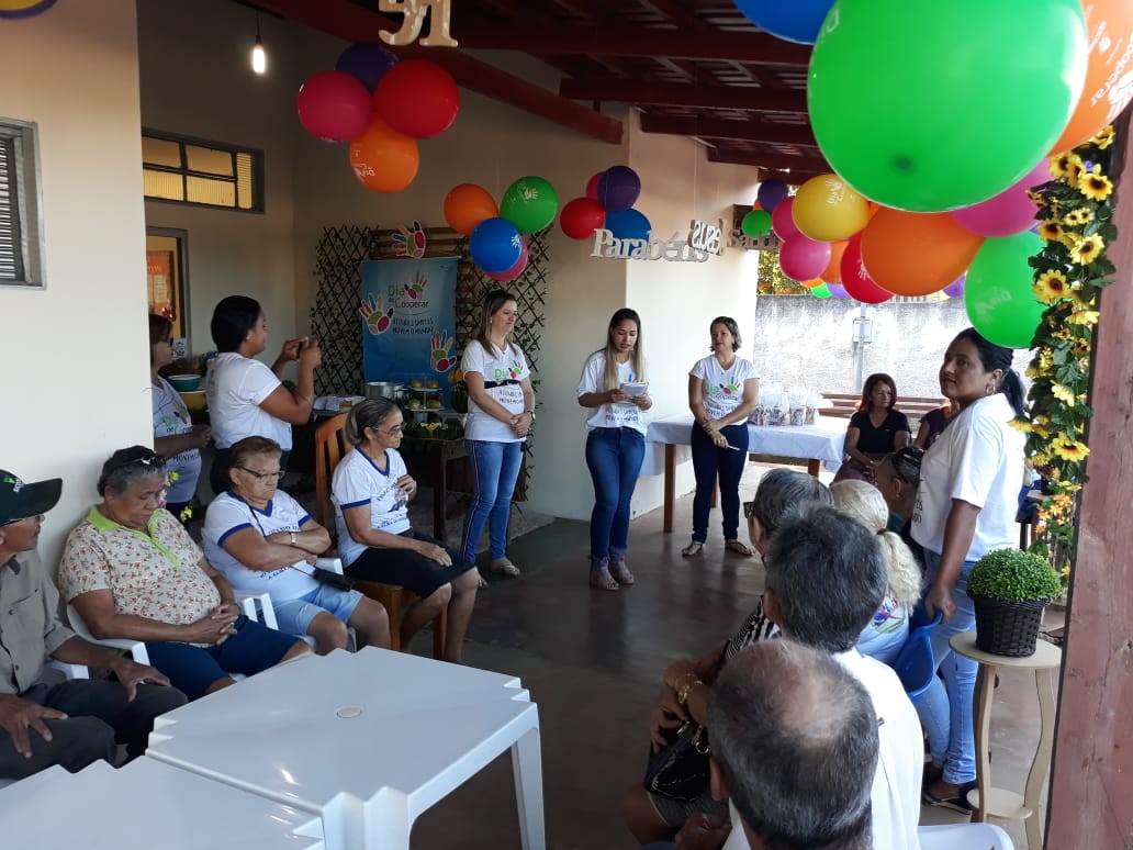 Dia de Cooperar em Marianópolis beneficia idosos do CRAS