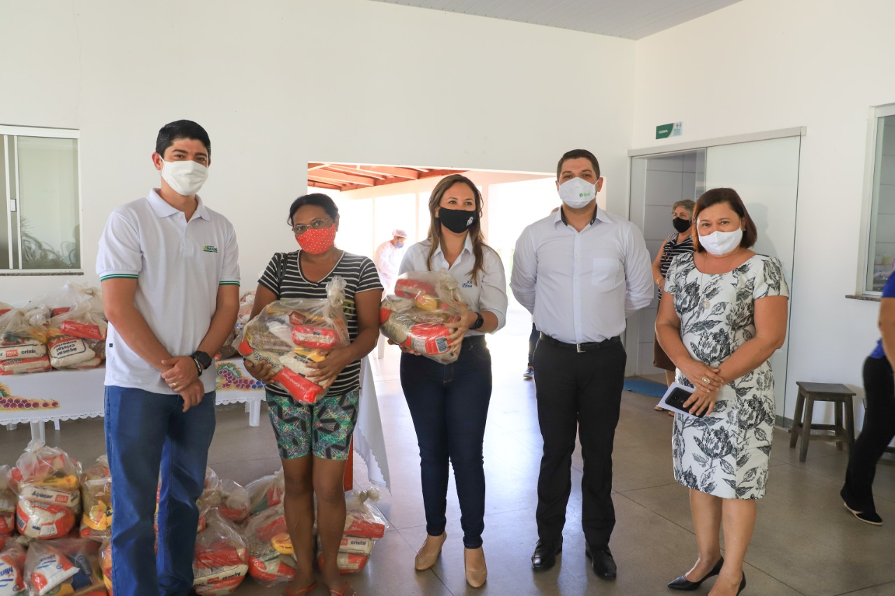 400 famílias de Paraíso do Tocantins recebem alimentos doados pela Frísia e pelo Sicredi