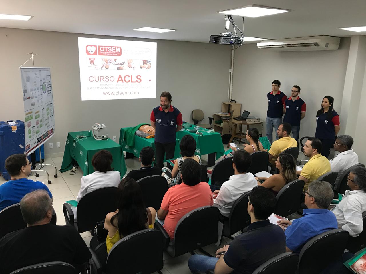 Curso ACLS - Suporte Avançado de Vida em Cardiologia
