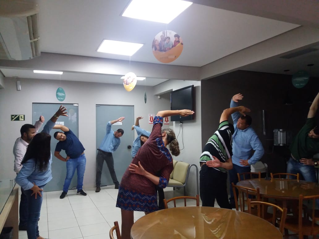 Sistema OCB/TO realiza programa de fisioterapia no trabalho